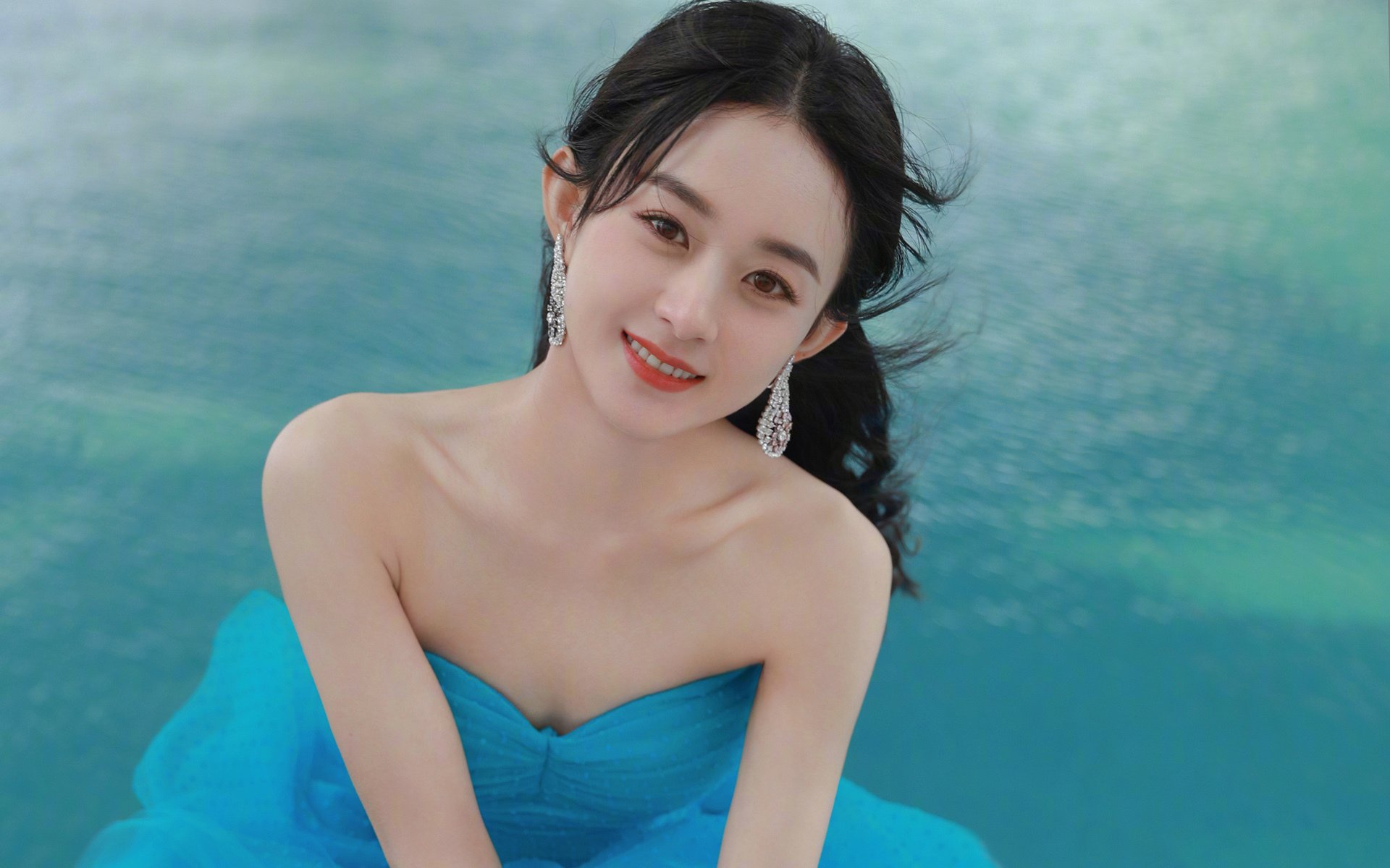 “中国足球新星:从校园到职业舞台的蜕变”,中国足球新人排名