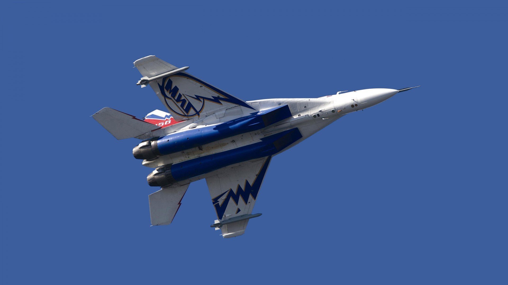 九游官网下载电脑版-《电竞新规发布：行业规范促发展》，电竞条例