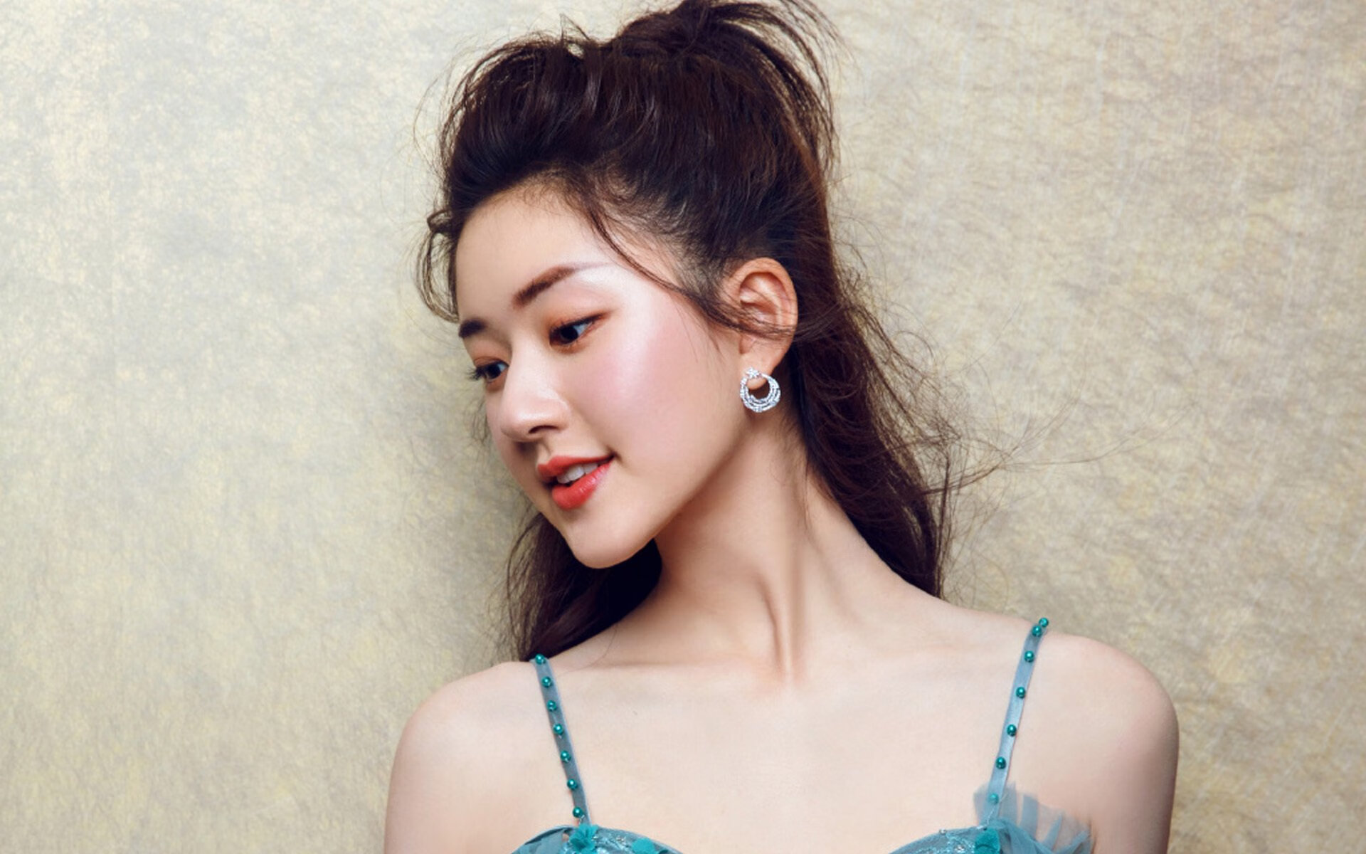 九游-足球场上风云再起，球员力争胜利，足球场上经典语录