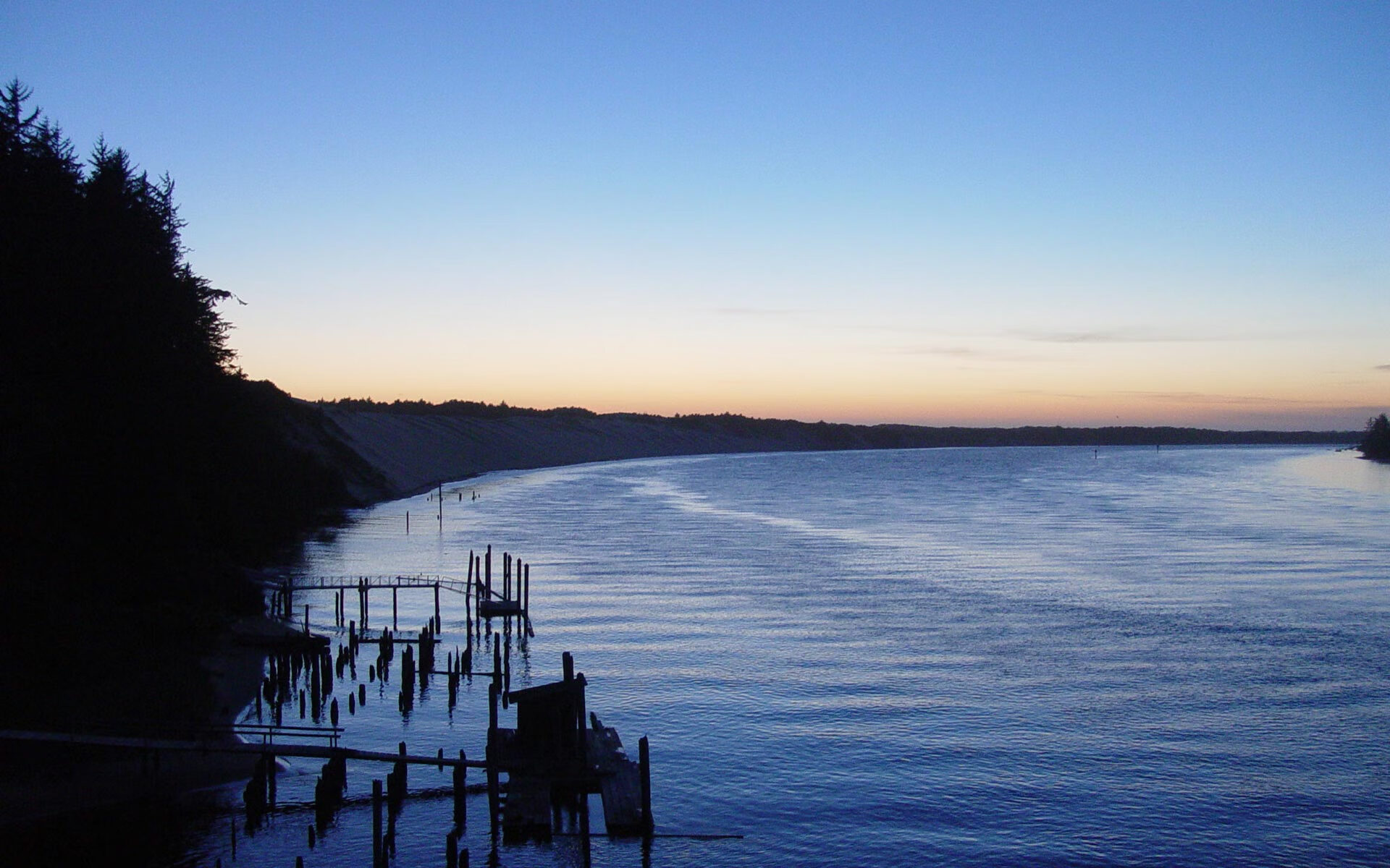 九游网页版官网-雷丁中场控球出色，皇家军团力争胜利，雷丁阵容搭配