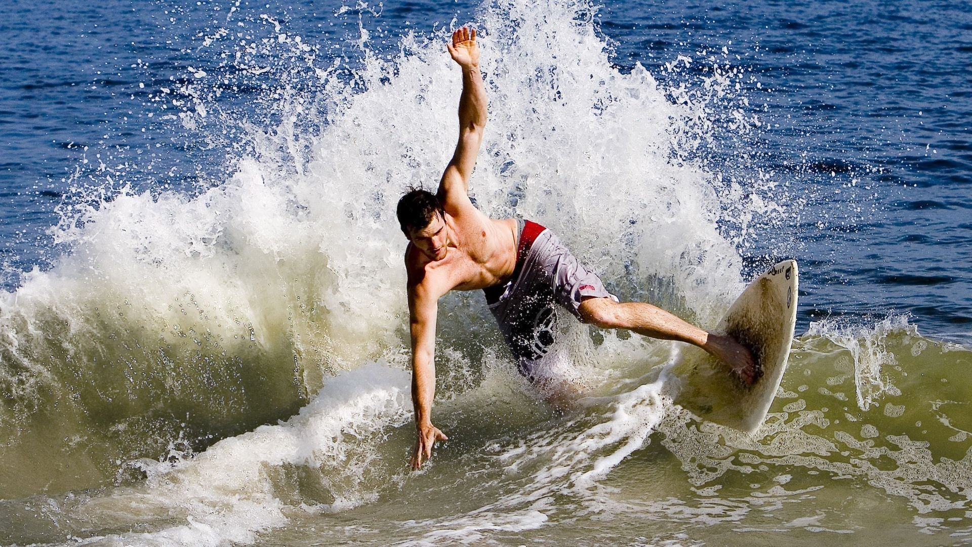 九游游戏中心官网-凯尔·查默斯技术动作精准完美，查尔斯&amp;凯斯