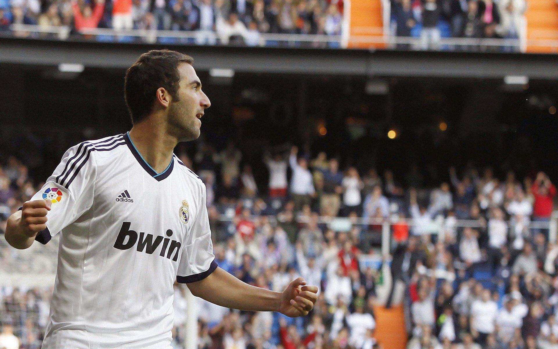 核心球员心理素质稳定,经验累积成果明显,球场核心球员